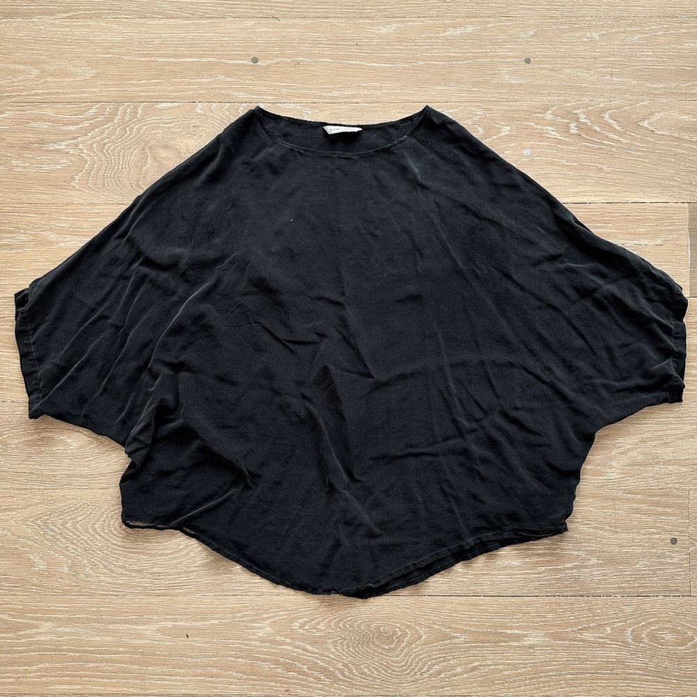 Elizabeth Suzann Artist Smock Top in black silk
*flawed*